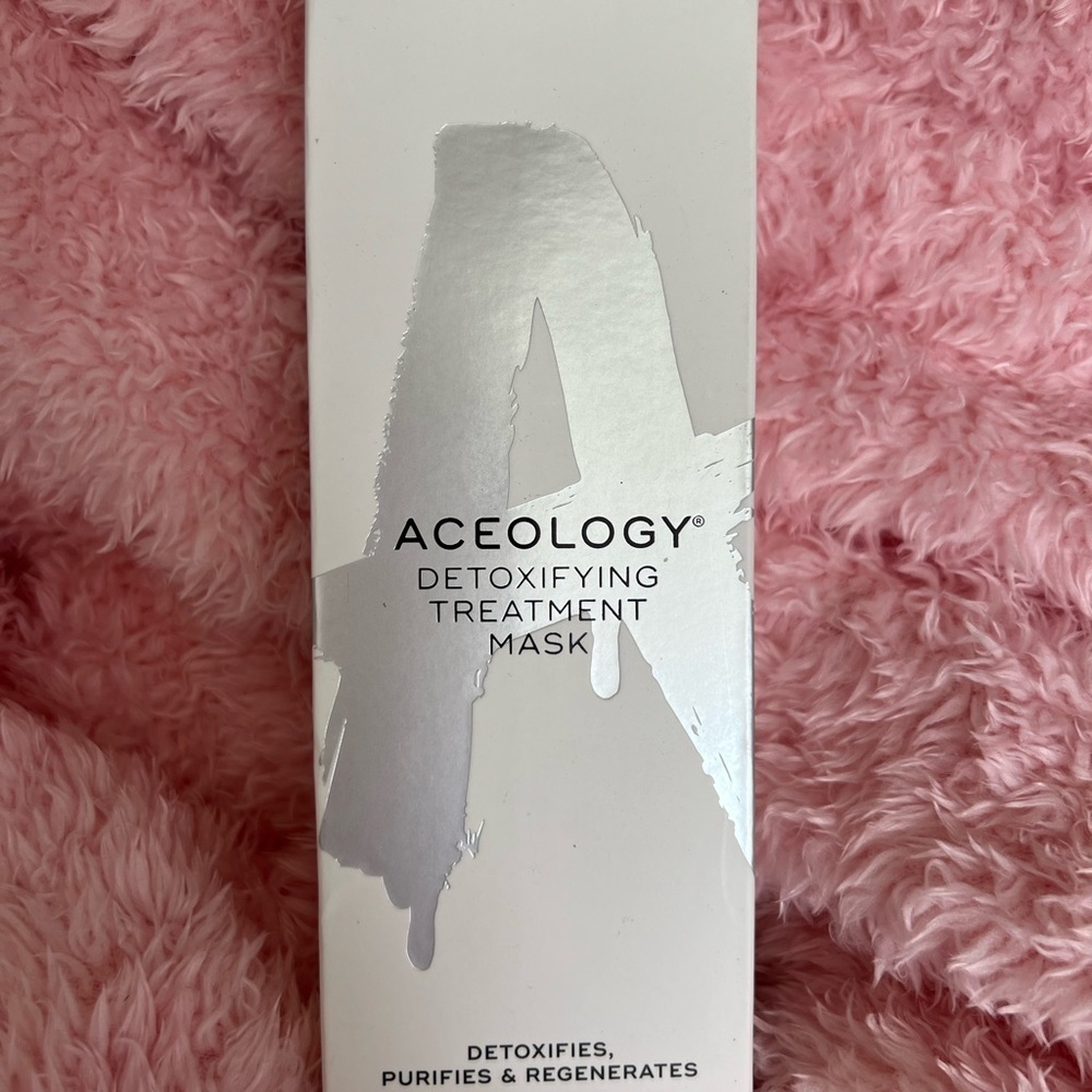Aceology Detoxifying Treatment Mask - Picture 2 of 11